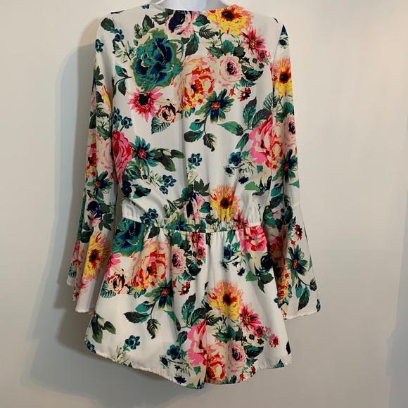 Floral romper by Vintage Havana. Size Large - Picture 7 of 8